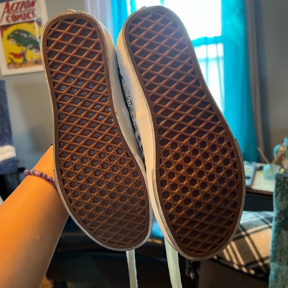 Authentic floral patchwork vans - Picture 4 of 4